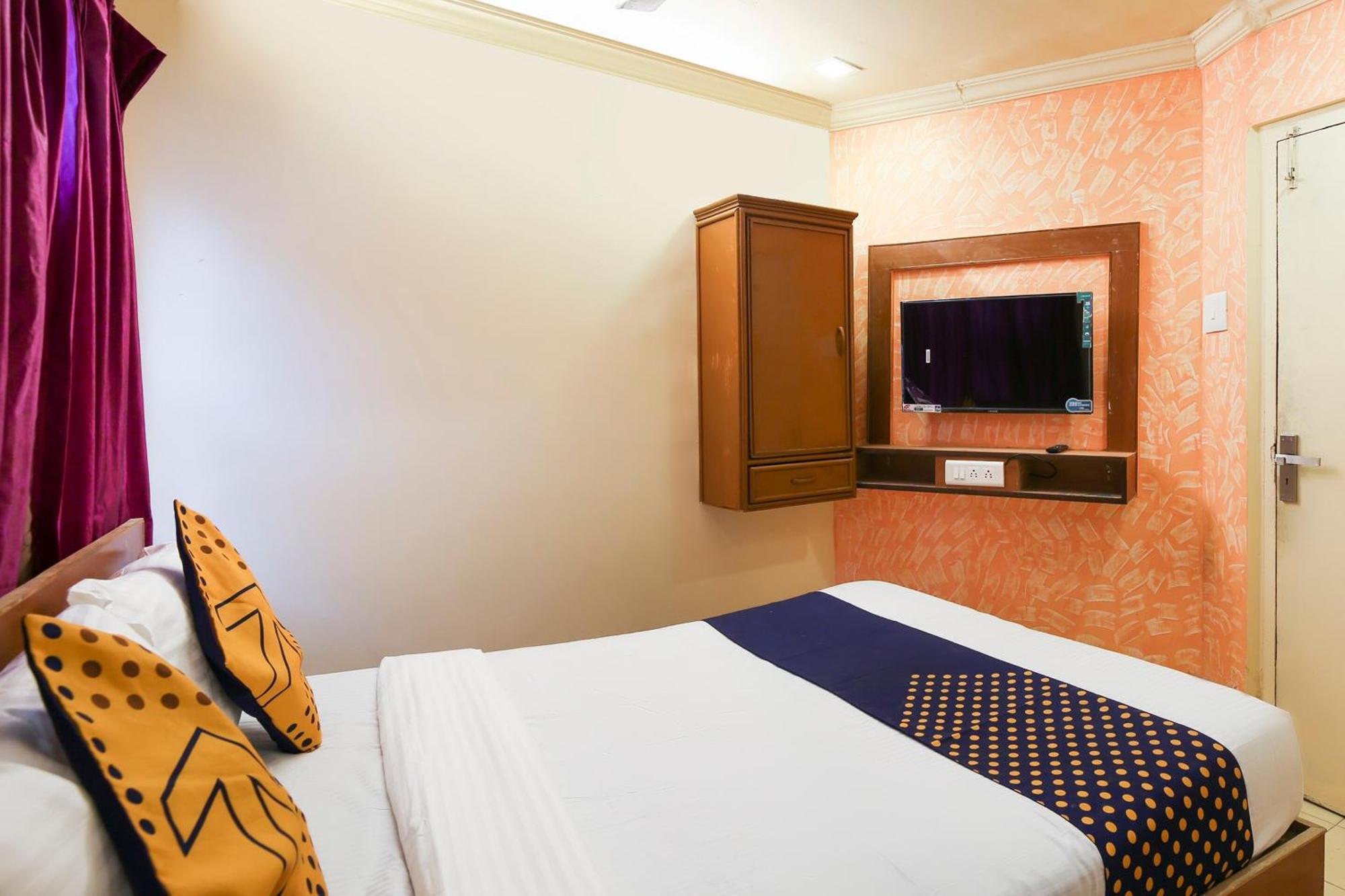 Hotel O Super Guest House Ахмедабад Экстерьер фото